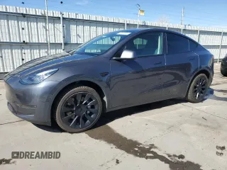 2021 Tesla Model Y Long Range with VIN 5YJYGDEEXMF182212, listed as a Copart auction lot 47577745 with 33,150 mi miles and Salvage Title. Bid and sale history available at carsss.com. Image 1.