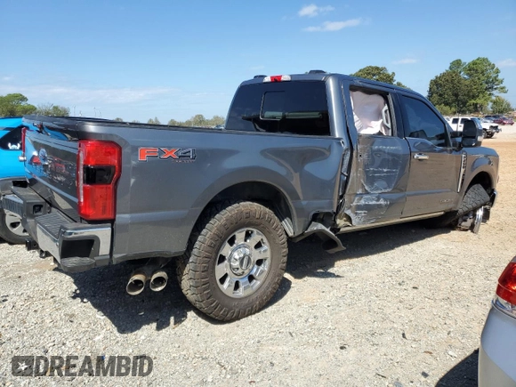 2024 Ford Super Duty F-250 SRW XL with VIN 1FT8W2BT3RED59377, listed as a Copart auction lot 71638304 with 17,580 mi miles and Salvage Title. Bid and sale history available at carsss.com. Image 3.