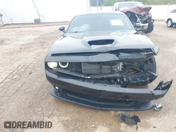 2016 Dodge Challenger R/T Scat Pack z VIN 2C3CDZFJ4GH118973, wystawiony jako IAAI lot #41960654 z przebiegiem 180 315 mil mil oraz . Historia ofert i sprzedaży dostępna na DreamBid. Obrazek 6.
