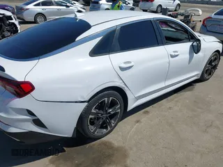 2022 Kia K5 GT-Line z VIN 5XXG64J28NG112507, wystawiony jako IAAI lot #41998172 z przebiegiem 43 915 mil mil oraz . Historia ofert i sprzedaży dostępna na DreamBid. Obrazek 21.