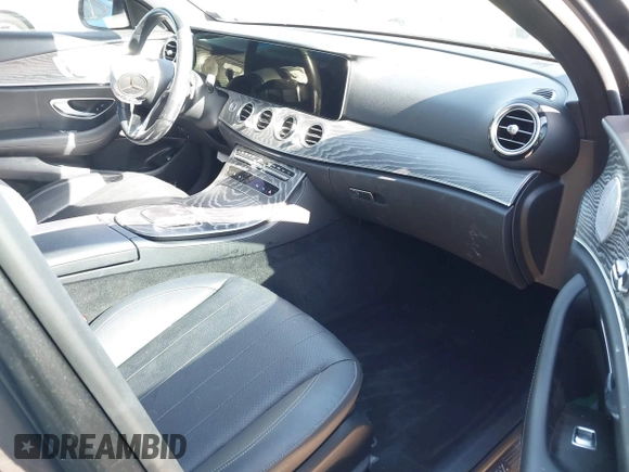 2021 Mercedes-Benz E 350 with VIN W1KZF8DB5MA912435, listed as a IAAI auction lot 42311200 with 32,631 mi miles and . Bid and sale history available at DreamBid. Image 5.