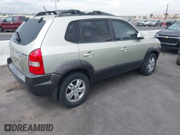 2006 Hyundai Tucson GLS with VIN KM8JN12DX6U375368, listed as a IAAI auction lot 42068764 with 136,352 mi miles. Bid and sale history available at carsss.com. Image 4.