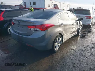 2011 Hyundai Elantra GLS z VIN KMHDH4AE1BU093985, wystawiony jako IAAI lot #41101288 z przebiegiem 80 882 mil mil oraz . Historia ofert i sprzedaży dostępna na DreamBid. Obrazek 4.