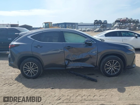 2022 Lexus NX 250 z VIN JTJADCAZ3N5001089, wystawiony jako IAAI lot #42383681 z przebiegiem 30 119 mil mil oraz . Historia ofert i sprzedaży dostępna na DreamBid. Obrazek 13.