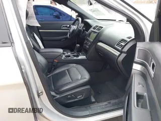 2018 Ford Explorer XLT z VIN 1FM5K8D8XJGA33493, wystawiony jako IAAI lot #41728861 z przebiegiem 103 392 mil mil oraz . Historia ofert i sprzedaży dostępna na DreamBid. Obrazek 5.