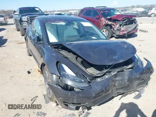 2023 Tesla Model 3 z VIN 5YJ3E1EA8PF682790, wystawiony jako IAAI lot #41775867 z przebiegiem 11 280 mil mil oraz . Historia ofert i sprzedaży dostępna na DreamBid. Obrazek 1.
