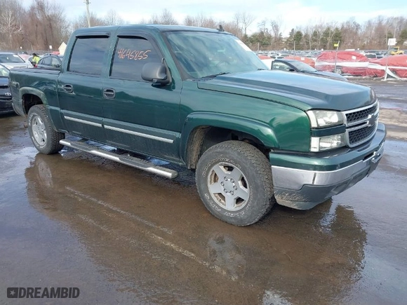 2006 Chevrolet Silverado 1500 LT2 with VIN 2GCEK13T761243605, listed as a IAAI auction lot 41645855 with 112,945 mi miles. Bid and sale history available at carsss.com. Image 1.