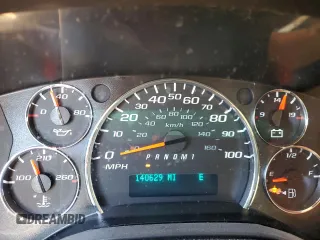2018 GMC Savana z VIN 1GJZ7PFG7J1197205, wystawiony jako Copart lot #70311434 z przebiegiem 140 629 mil mil oraz Szkody całkowita. Historia ofert i sprzedaży dostępna na DreamBid. Obrazek 9.