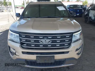 2017 Ford Explorer XLT z VIN 1FM5K7D85HGD89676, wystawiony jako IAAI lot #42313283 z przebiegiem 89 358 mil mil oraz . Historia ofert i sprzedaży dostępna na DreamBid. Obrazek 6.