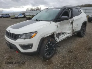 2019 Jeep Compass Trailhawk with VIN 3C4NJDDB4KT790351, listed as a Copart auction lot 48588285 with 67,417 mi miles and Salvage Title. Bid and sale history available at DreamBid. Image 1.