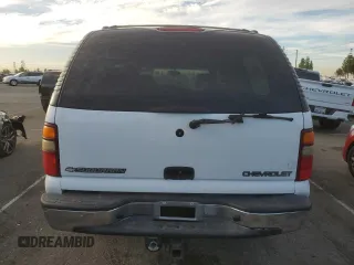 2000 Chevrolet Suburban LT with VIN 3GNEC16T5YG189571, listed as a Copart auction lot 77704644 with 280,021 mi miles and Clean Title. Bid and sale history available at carsss.com. Image 6.