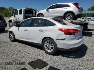2018 Ford Focus SE z VIN 1FADP3F29JL295712, wystawiony jako Copart lot #53361485 z przebiegiem 55 857 mil mil oraz Szkody całkowita. Historia ofert i sprzedaży dostępna na DreamBid. Obrazek 2.
