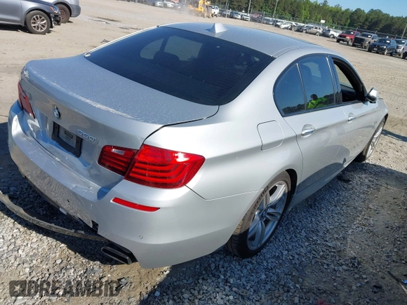2015 BMW 5 Series 550i z VIN WBAKN9C54FD960961, wystawiony jako IAAI lot #42182554 z przebiegiem 73 234 mil mil oraz . Historia ofert i sprzedaży dostępna na DreamBid. Obrazek 4.