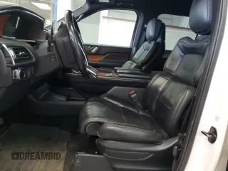 2018 Lincoln Navigator Reserve z VIN 5LMJJ3LT5JEL07993, wystawiony jako Copart lot #52983935 z przebiegiem 172 097 mil mil oraz Czysty tytuł • Clean title. Historia ofert i sprzedaży dostępna na DreamBid. Obrazek 7.