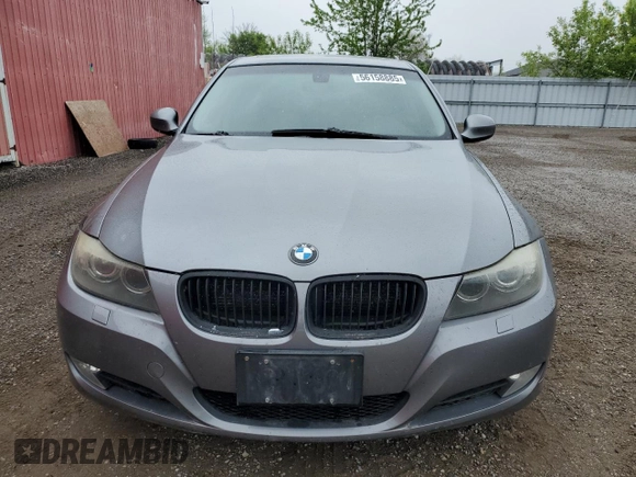 2009 BMW 3 Series 328i xDrive z VIN WBAPK73519A451824, wystawiony jako Copart lot #56158885 z przebiegiem 241 849 mil mil oraz Czysty tytuł • Clean title. Historia ofert i sprzedaży dostępna na DreamBid. Obrazek 5.