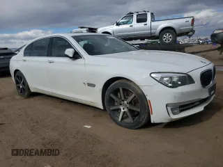 2013 BMW 7 Series 750Li xDrive z VIN WBAYF8C53DD140692, wystawiony jako Copart lot #79561764 z przebiegiem 163 552 mil mil oraz Nie do naprawy • Non repairable. Historia ofert i sprzedaży dostępna na DreamBid. Obrazek 4.