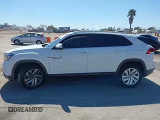2020 Volkswagen Atlas with VIN 1V2YC2CA4LC205011, listed as a IAAI auction lot 42233807 with 39,084 mi miles and . Bid and sale history available at DreamBid. Image 14.