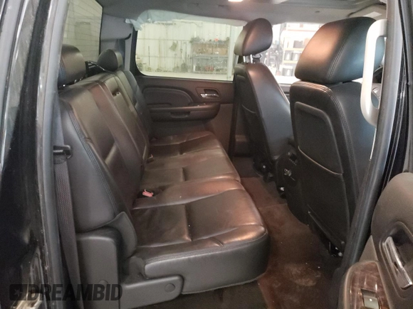 2010 GMC Sierra 1500 Denali z VIN 3GTRKXE28AG259921, wystawiony jako Copart lot #73592214 z przebiegiem 156 378 mil mil oraz Szkoda całkowita • Salvage title. Historia ofert i sprzedaży dostępna na DreamBid. Obrazek 10.