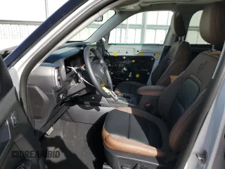 2025 Ford Bronco Sport Outer Banks z VIN 3FMCR9CN4SRE05047, wystawiony jako Copart lot #55529715 z przebiegiem 3 064 mil mil oraz Szkoda całkowita • Salvage title. Historia ofert i sprzedaży dostępna na DreamBid. Obrazek 7.