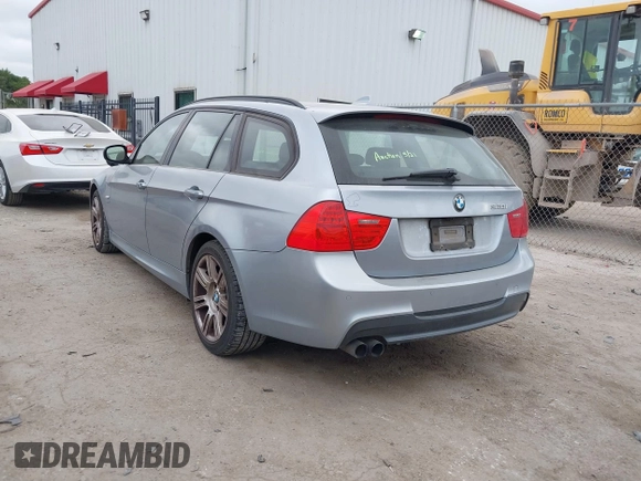 2012 BMW 3 Series 328i xDrive with VIN WBAUU3C5XCA543155, listed as a IAAI auction lot 42055373 with 192,198 mi miles and . Bid and sale history available at DreamBid. Image 3.