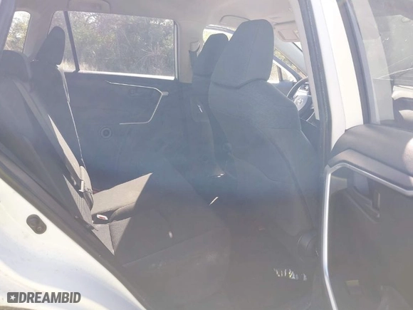 2019 Toyota RAV4 LE with VIN JTMG1RFV7KD014072, listed as a IAAI auction lot 40529233 with 1 mi miles. Bid and sale history available at carsss.com. Image 8.