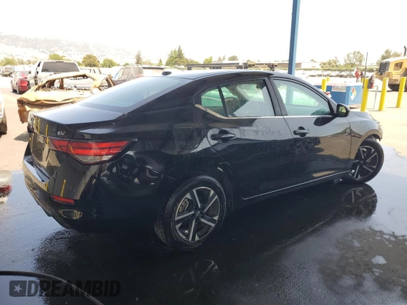 2024 Nissan Sentra SV z VIN 3N1AB8CV8RY220741, wystawiony jako Copart lot #61267055 z przebiegiem 53 318 mil mil oraz Szkoda całkowita • Salvage title. Historia ofert i sprzedaży dostępna na DreamBid. Obrazek 3.