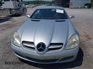 2005 Mercedes-Benz SLK 230/320 z VIN WDBWK56F55F049419, wystawiony jako IAAI lot #42258163 z przebiegiem 36 803 mil mil oraz . Historia ofert i sprzedaży dostępna na DreamBid. Obrazek 6.