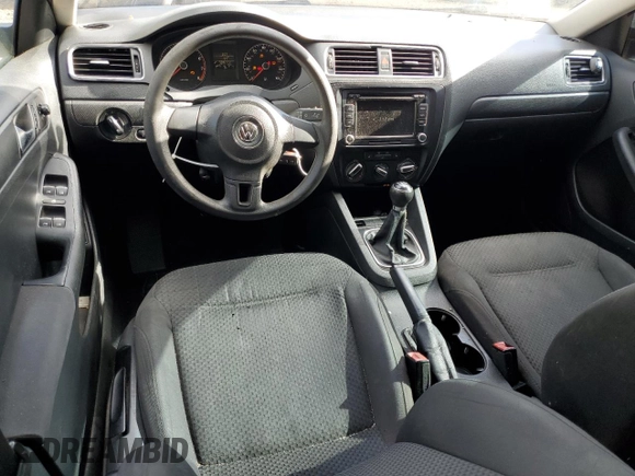 2012 Volkswagen Jetta S z VIN 3VW1K7AJ7CM313625, wystawiony jako Copart lot #56310665 z przebiegiem 158 972 mil mil oraz Czysty tytuł • Clean title. Historia ofert i sprzedaży dostępna na DreamBid. Obrazek 8.