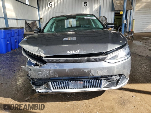 2024 Kia EV6 Wind z VIN KNDC3DLC2R5198937, wystawiony jako Copart lot #46272935 z przebiegiem 45 442 mil mil oraz Szkoda całkowita • Salvage title. Historia ofert i sprzedaży dostępna na DreamBid. Obrazek 5.