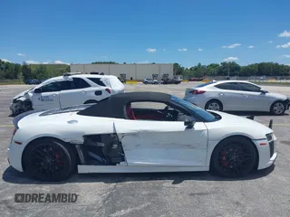 2017 Audi R8 z VIN WUAVACFX0H7903232, wystawiony jako IAAI lot #42247728 z przebiegiem 74 755 mil mil oraz . Historia ofert i sprzedaży dostępna na DreamBid. Obrazek 6.