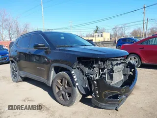 2022 Jeep Compass Latitude with VIN 3C4NJDBB4NT134481, listed as a IAAI auction lot 41973387 with 97,533 mi miles and . Bid and sale history available at DreamBid. Image 1.