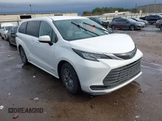 2021 Toyota Sienna LE with VIN 5TDKRKEC7MS064763, listed as a IAAI auction lot 41456499 with 1 mi miles. Bid and sale history available at carsss.com. Image 1.