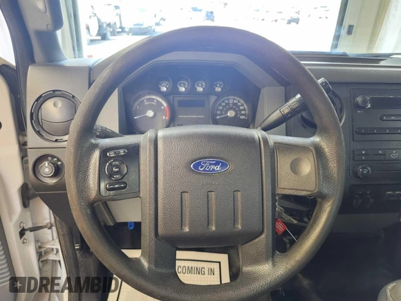 2014 Ford F-250 XL z VIN 1FTBF2BT1EEB13220, wystawiony jako IAAI lot #42400696 z przebiegiem 105 361 mil mil oraz . Historia ofert i sprzedaży dostępna na DreamBid. Obrazek 1.