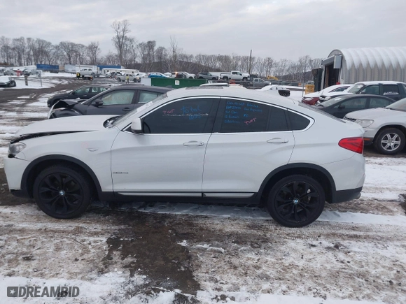 2018 BMW X4 xDrive28i with VIN 5UXXW3C5XJ0T82043, listed as a IAAI auction lot 41246495 with 106,606 mi miles. Bid and sale history available at carsss.com. Image 14.