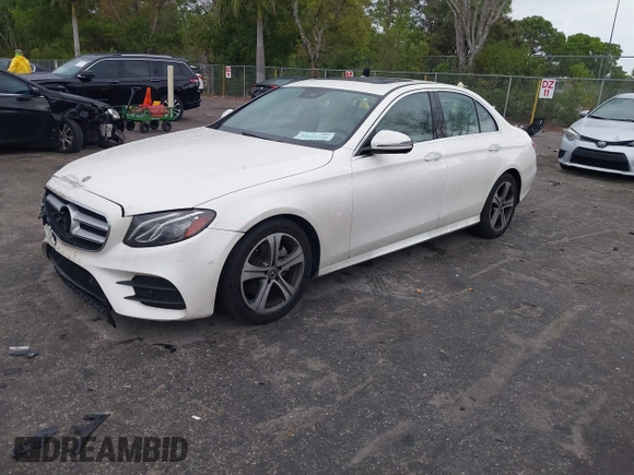 2018 Mercedes-Benz E-Class E 300 with VIN WDDZF4JB2JA350535, listed as a IAAI auction lot 41615741 with 148,004 mi miles. Bid and sale history available at carsss.com. Image 17.