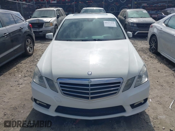 2011 Mercedes-Benz E-Class E 350 Luxury with VIN WDDHF5GB9BA270210, listed as a IAAI auction lot 41527438 with 147,692 mi miles. Bid and sale history available at carsss.com. Image 12.