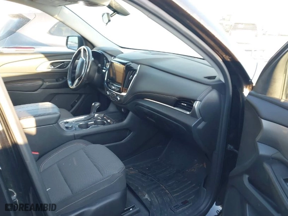 2019 Chevrolet Traverse LT Cloth with VIN 1GNERGKW4KJ111953, listed as a IAAI auction lot 41636139 with 102,626 mi miles. Bid and sale history available at carsss.com. Image 5.