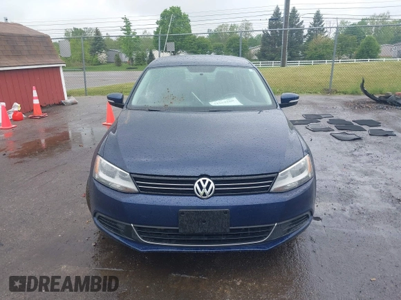 2013 Volkswagen Jetta SE with VIN 3VWDX7AJ0DM427871, listed as a IAAI auction lot 42264288 with 178,983 mi miles and . Bid and sale history available at DreamBid. Image 12.