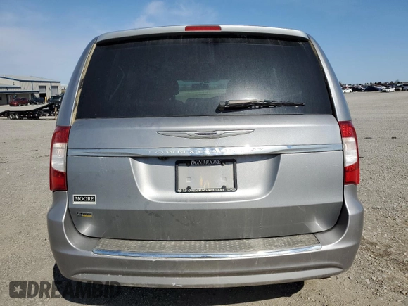 2016 Chrysler Town & Country Touring with VIN 2C4RC1BG4GR288801, listed as a Copart auction lot 52450365 with 101,087 mi miles and Salvage Title. Bid and sale history available at DreamBid. Image 6.