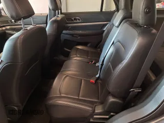 2019 Ford Explorer XLT z VIN 1FM5K8D85KGB20171, wystawiony jako IAAI lot #42767312 z przebiegiem 83 569 mil mil oraz . Historia ofert i sprzedaży dostępna na DreamBid. Obrazek 12.