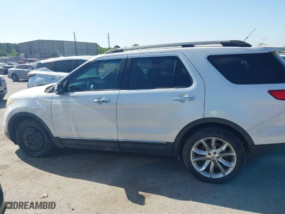 2014 Ford Explorer Limited with VIN 1FM5K8F88EGA74451, listed as a IAAI auction lot 41979233 with 146,436 mi miles. Bid and sale history available at carsss.com. Image 14.