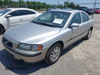 2004 Volvo S60 с VIN YV1RS61T442343704, выставлен на аукционе IAAI как лот 42318811 с пробегом 173 475 миль миль и . История ставок и продаж доступна на DreamBid. Изображение 2.