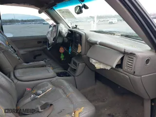 2002 GMC Sierra 1500 SLE with VIN 2GTEC19T121214213, listed as a IAAI auction lot 41317517 with 209,031 mi miles. Bid and sale history available at carsss.com. Image 5.