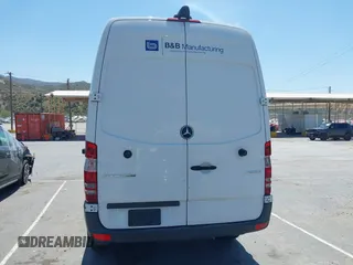 2017 Mercedes-Benz Sprinter Cargo Worker with VIN WD3PE7CD6HP570525, listed as a IAAI auction lot 42096771 with 276,337 mi miles. Bid and sale history available at carsss.com. Image 16.