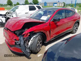2021 Ford Mustang Mach-E Premium z VIN 3FMTK3R71MMA08132, wystawiony jako IAAI lot #42019112 z przebiegiem 38 024 mil mil oraz . Historia ofert i sprzedaży dostępna na DreamBid. Obrazek 20.