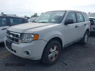 2010 Ford Escape XLS с VIN 1FMCU0C76AKB61657, выставлен на аукционе IAAI как лот 42489207 с пробегом 156 983 миль миль и . История ставок и продаж доступна на DreamBid. Изображение 2.