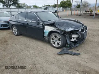 2017 BMW 3 Series 330i z VIN WBA8B9G5XHNU51693, wystawiony jako Copart lot #55161135 z przebiegiem 99 349 mil mil oraz Szkoda całkowita • Salvage title. Historia ofert i sprzedaży dostępna na DreamBid. Obrazek 4.