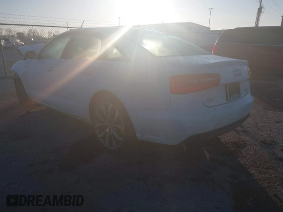 2013 Audi A6 Premium Plus z VIN WAUGGAFC6DN080377, wystawiony jako IAAI lot #41132555 z przebiegiem Nie podano mil oraz . Historia ofert i sprzedaży dostępna na DreamBid. Obrazek 3.