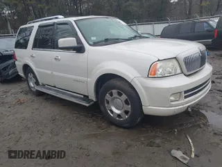 2006 Lincoln Navigator Luxury with VIN 5LMFU27536LJ19821, listed as a IAAI auction lot 41391977 with 1 mi miles. Bid and sale history available at carsss.com. Image 1.