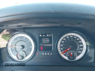 2019 Ram 1500 Big Horn z VIN 1C6RR7TT5KS516896, wystawiony jako IAAI lot #41483225 z przebiegiem 137 409 mil mil oraz . Historia ofert i sprzedaży dostępna na DreamBid. Obrazek 7.